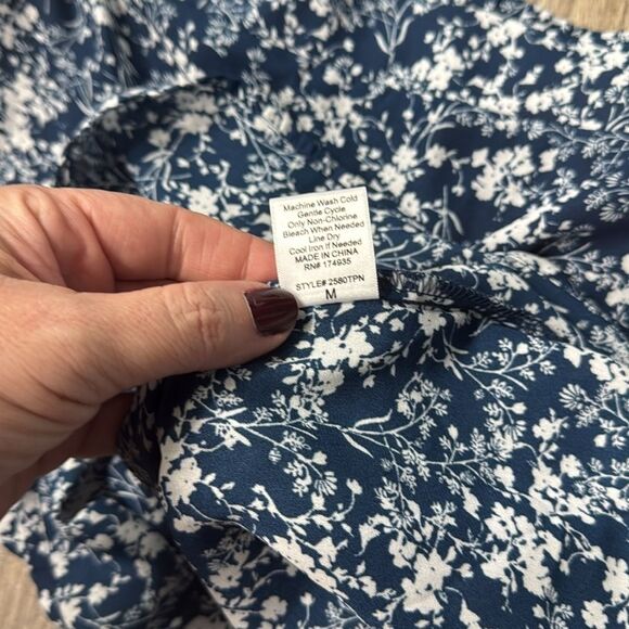 Verse off the Shoulder Floral top Bell sleeve size medium - Picture 6 of 9